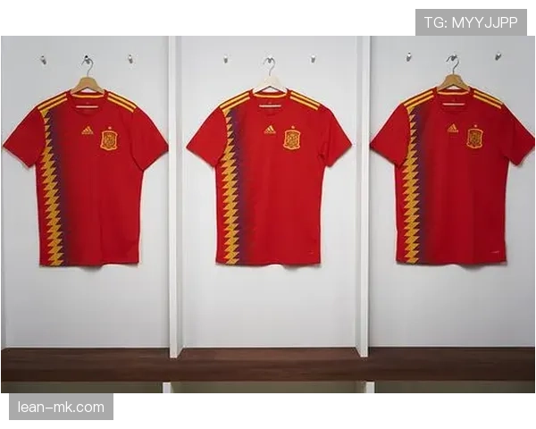 瑞士队身披红色战袍亮相世界杯，剑指赛场辉煌