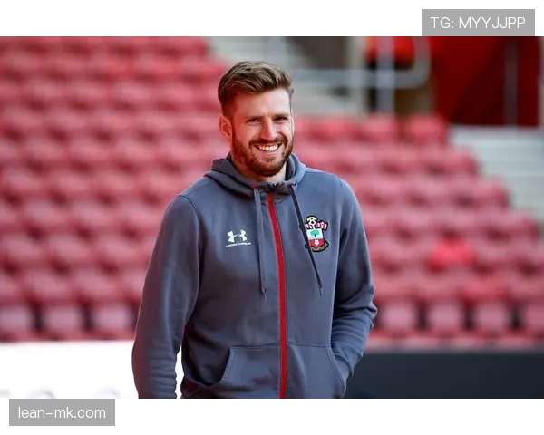 英超亚当·阿姆斯特朗